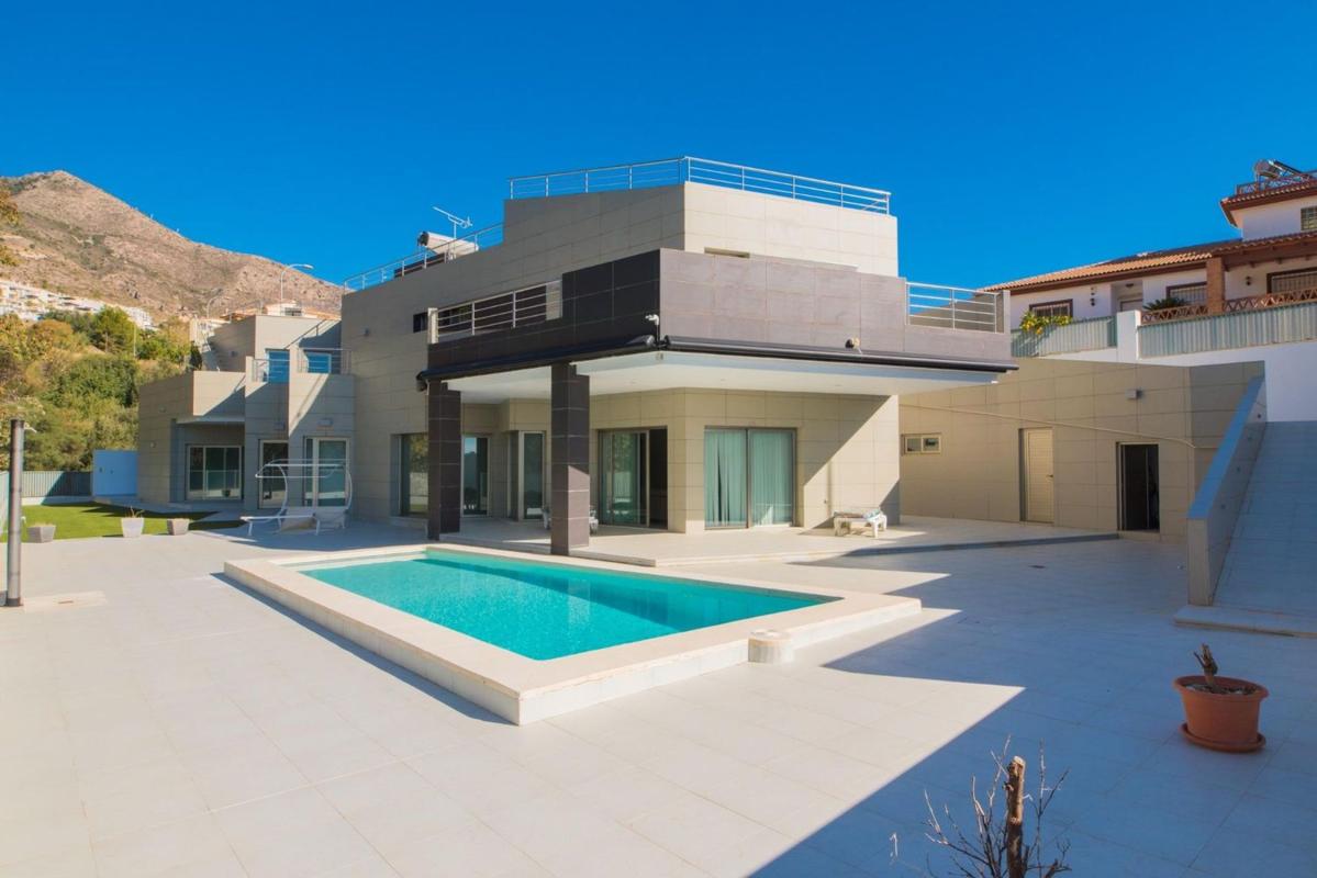Properties for sale and rent in Spain photo 1