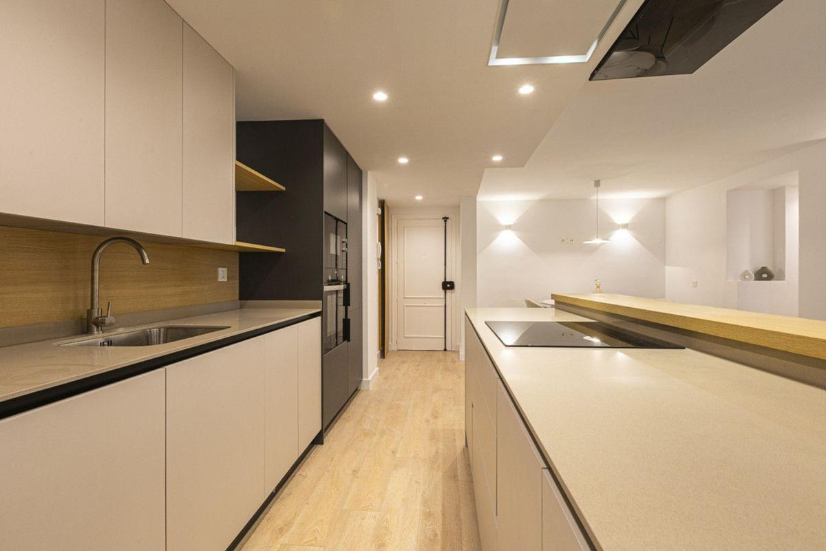 Venta de piso en Piso en Calle 11 de Marzo, 10, Playa Bajadilla-Puertos, Marbella, Marbella
photo 2