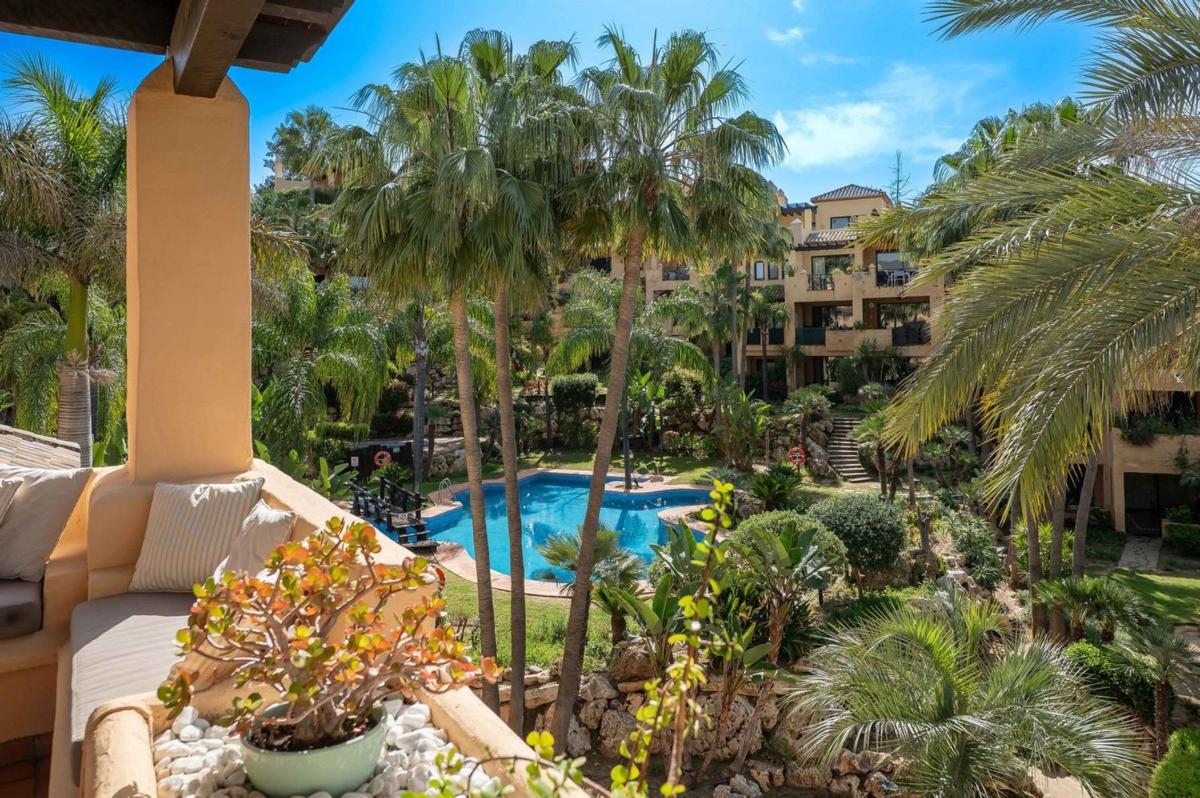 Продажа дуплекса на Dúplex en Calle Virgen de la Sierra, Parque Central, Estepona, Эстепона photo 3