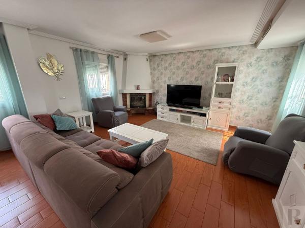Chalet pareado en Los Almendros - El Limonero - El Tomillar, Málaga thumbnail 1