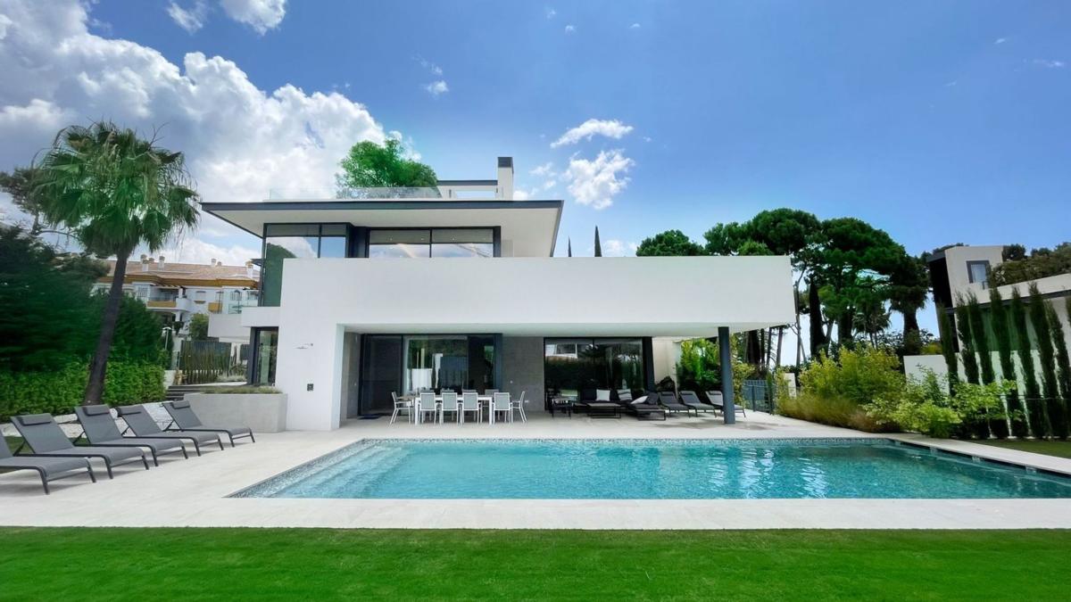 Properties for sale and rent in Spain photo 3