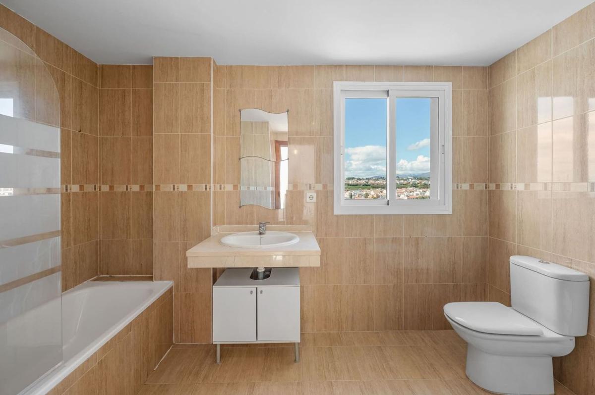 Sprzedaż mieszkania w Piso en Calle Badajoz s/n, Los Pacos, Fuengirola, Fuengirola
photo 2