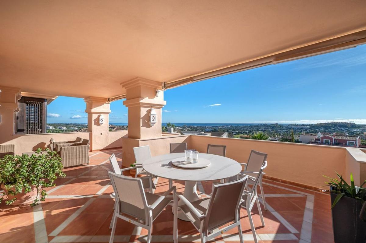 Venta de piso en Piso en Calle los Jazmines, Nueva Andalucía, Marbella, Marbella
 photo 2