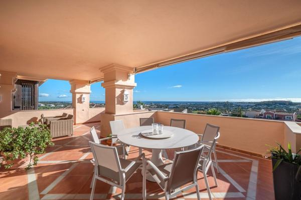 Venta de piso en Piso en Calle los Jazmines, Nueva Andalucía, Marbella, Marbella
 photo 2