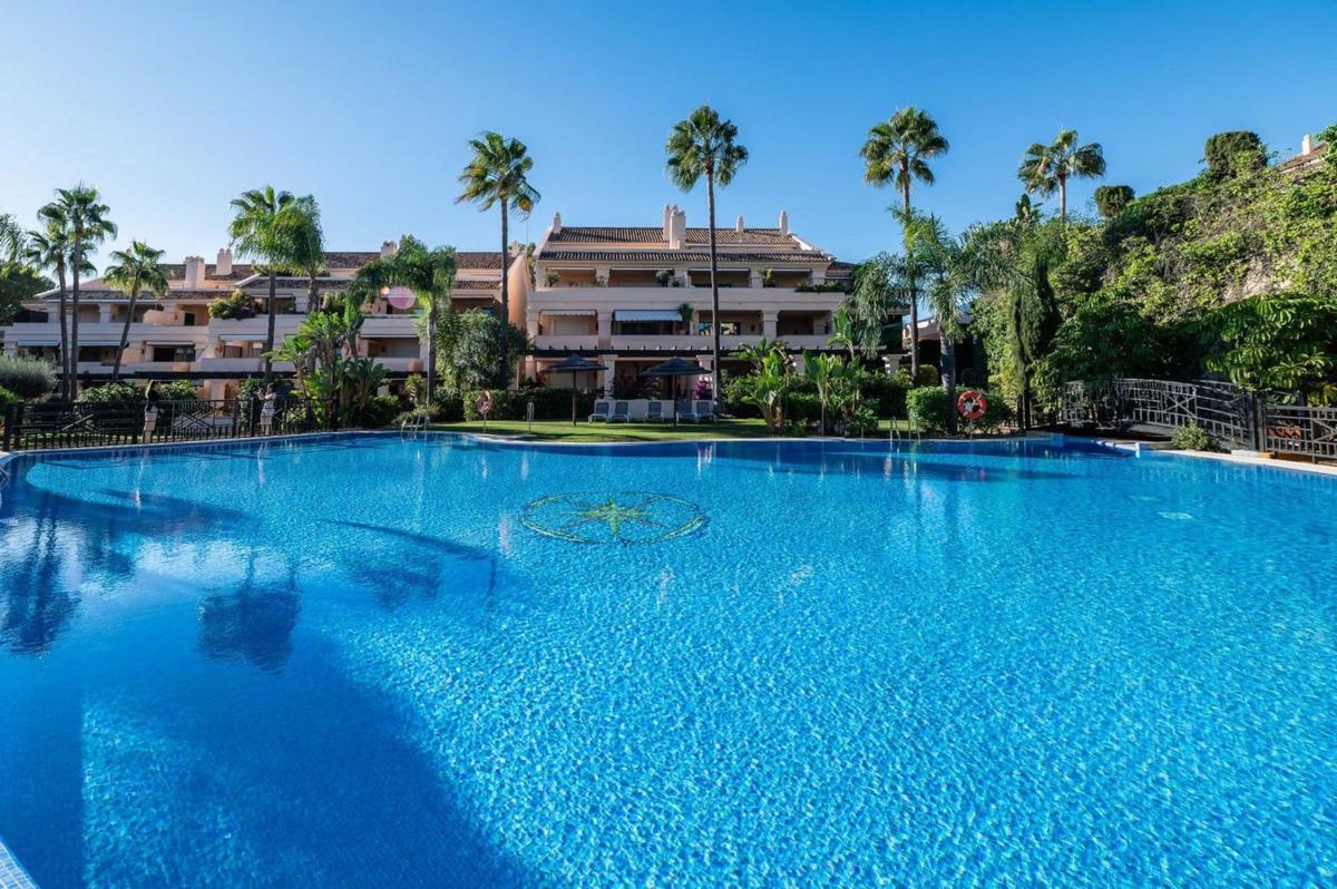 Venta de piso en Piso en Calle los Jazmines, Nueva Andalucía, Marbella, Marbella
 photo 3