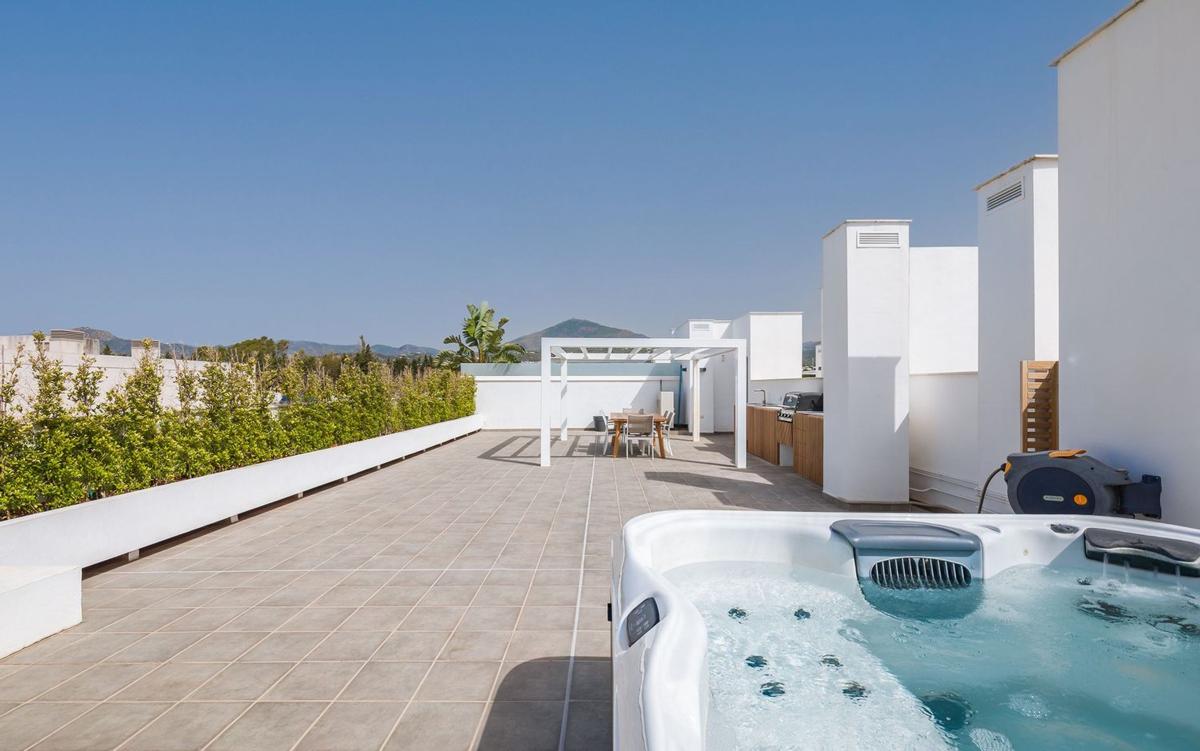 Продажа пентхауса на Ático en Calle Van Gogh, Linda Vista-Nueva Alcántara-Cortijo Blanco, Marbella, Марбелла photo 2