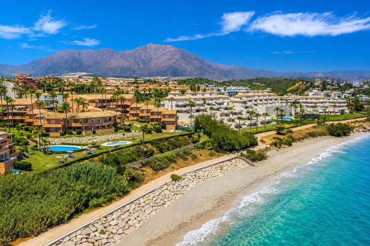 Venta de piso en Piso en Urbanizacion el Mirador de Bermuda Beach, Buenas Noches, Estepona, Estepona
photo 5