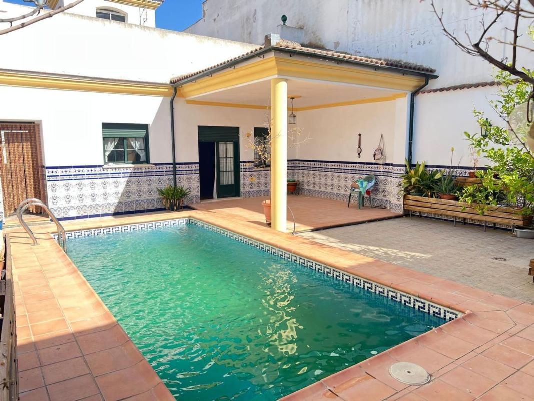 Properties for sale and rent in Spain photo 1