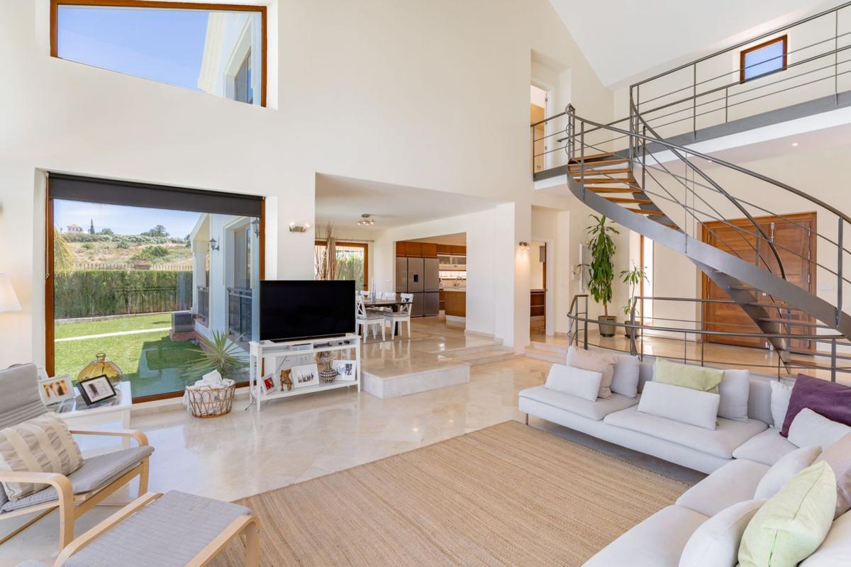 Properties for sale and rent in Spain photo 5