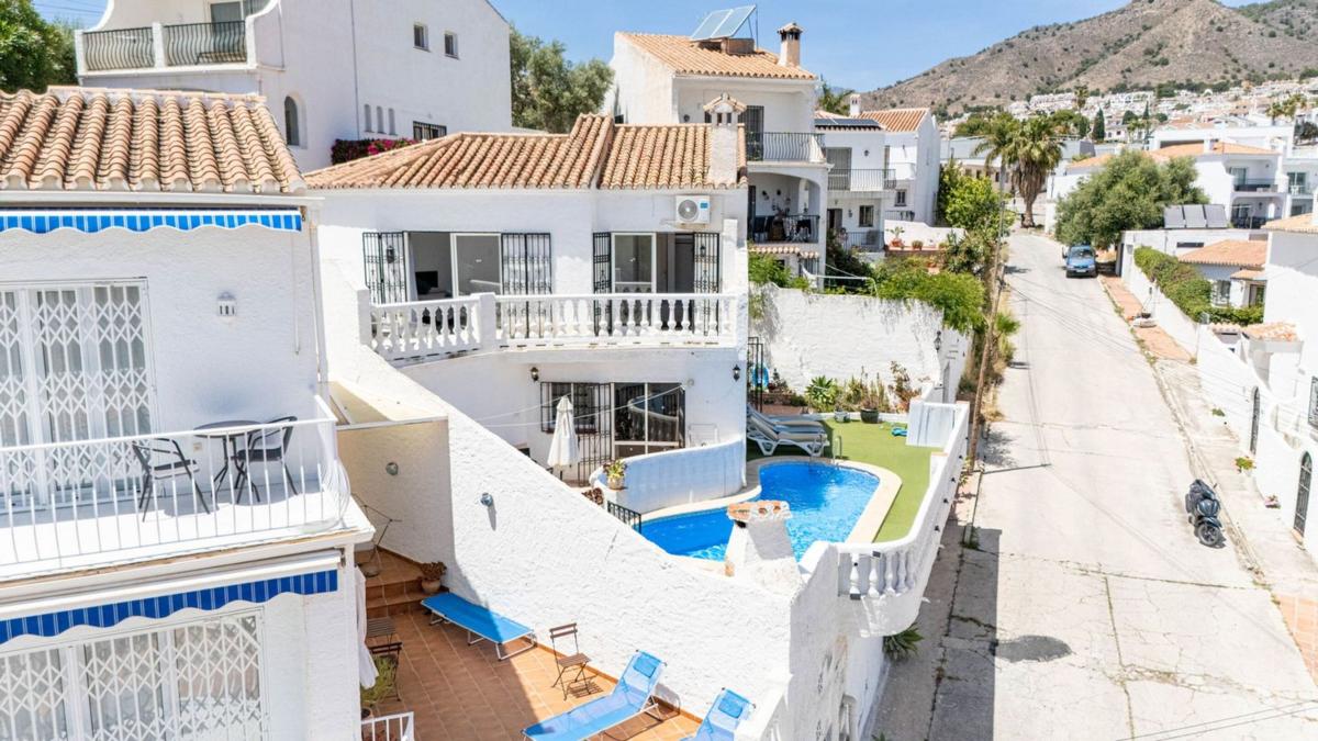 Properties for sale and rent in Spain photo 3