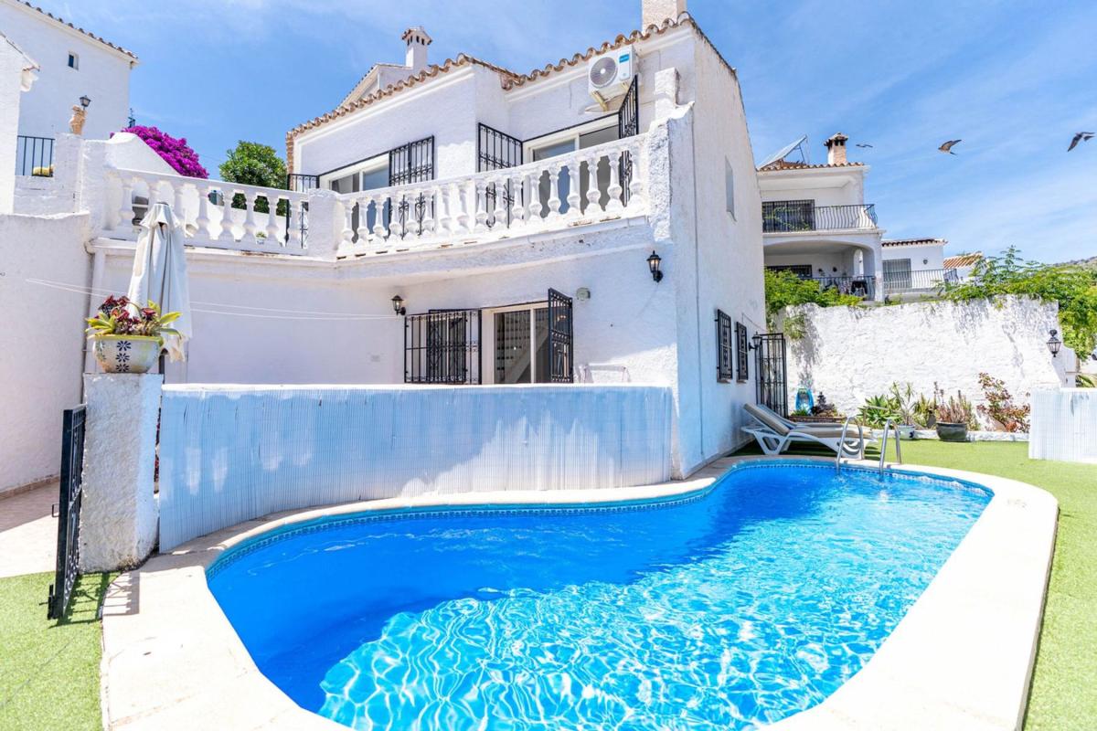 Properties for sale and rent in Spain photo 4
