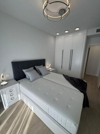 Venta de piso en Piso en Calle Miguel Delibes, 20, Rodeo Alto-Guadaiza-La Campana, Marbella, Marbella
 photo 4
