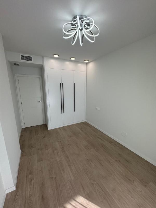 Sprzedaż mieszkania w Piso en Calle Miguel Delibes, 20, Rodeo Alto-Guadaiza-La Campana, Marbella, Marbella
photo 5