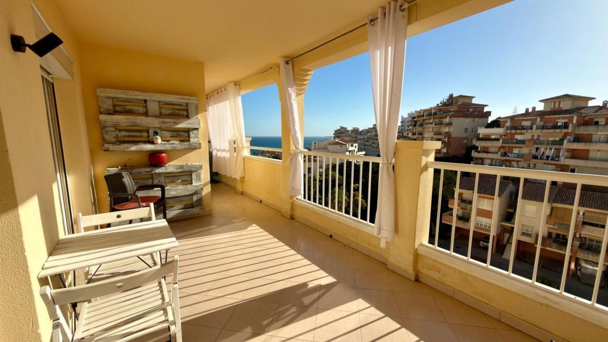Venta de piso en Piso en Calle Ancla, Zona Centro Comercial Torrequebrada, Benalmádena, Benalmádena
 photo 2