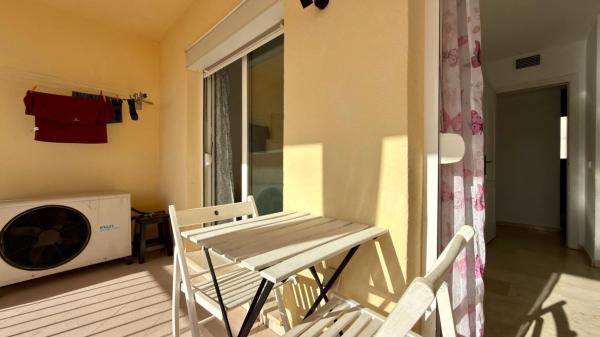 Venta de piso en Piso en Calle Ancla, Zona Centro Comercial Torrequebrada, Benalmádena, Benalmádena
thumbnail 2