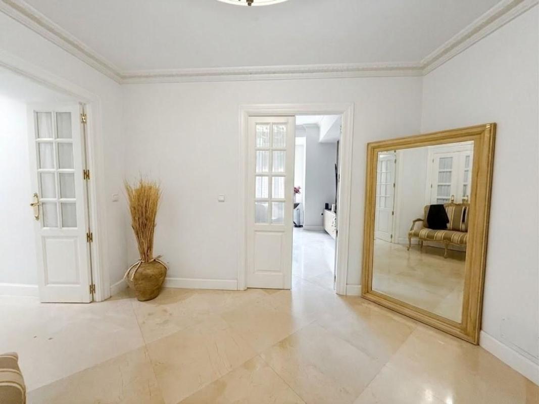 Sale of apartment in Piso en Calle Granada, Centro Histórico, Málaga, Málaga
photo 3