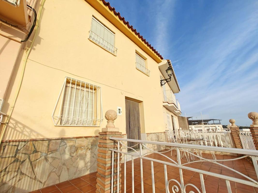 Properties for sale and rent in Spain photo 2