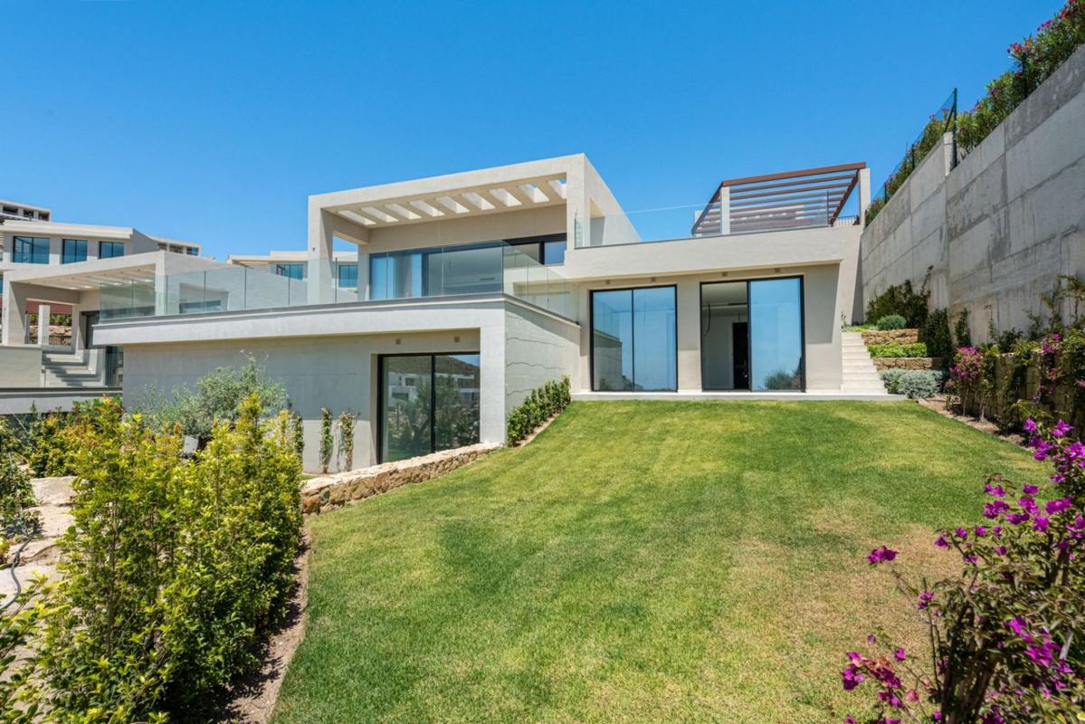 Properties for sale and rent in Spain photo 2