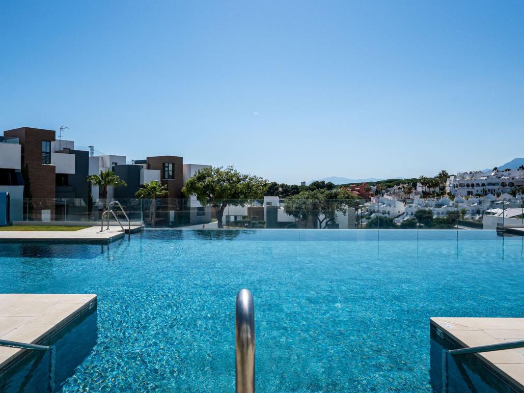 Sprzedaż duplexu w Dúplex en Avenida de los Acebos, Cabopino - Artola, Marbella, Marbella photo 1