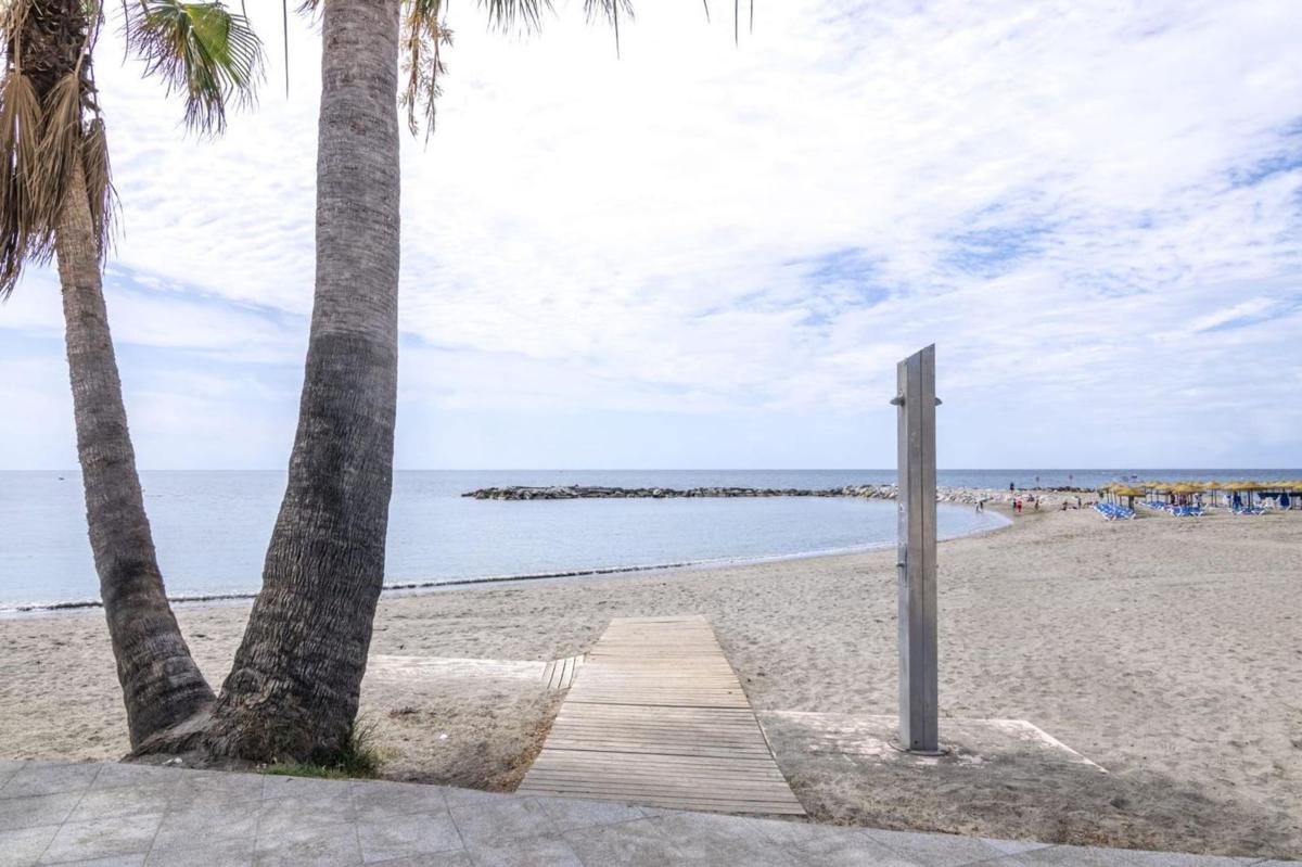 Продажа дуплекса на Dúplex en Villa Marina, 19, Puerto Banús, Marbella, Марбелла photo 2