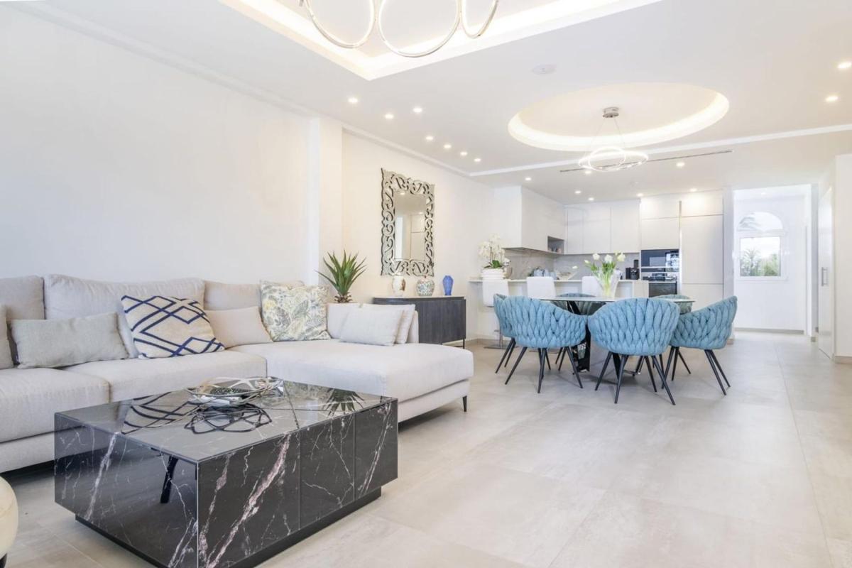 Продажа дуплекса на Dúplex en Villa Marina, 19, Puerto Banús, Marbella, Марбелла photo 3