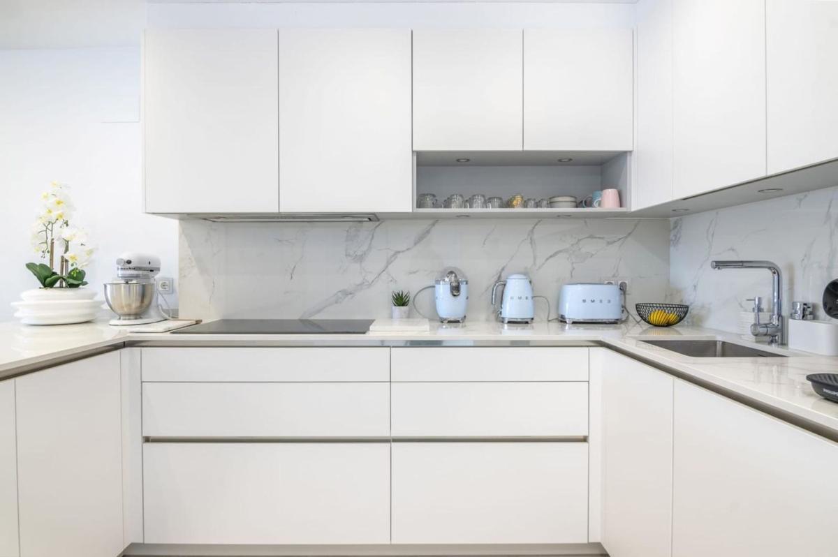 Продажа дуплекса на Dúplex en Villa Marina, 19, Puerto Banús, Marbella, Марбелла photo 4