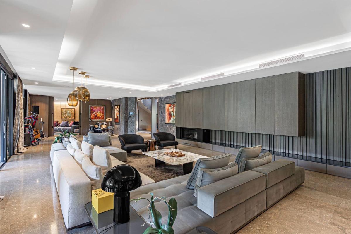 Properties for sale and rent in Spain photo 2