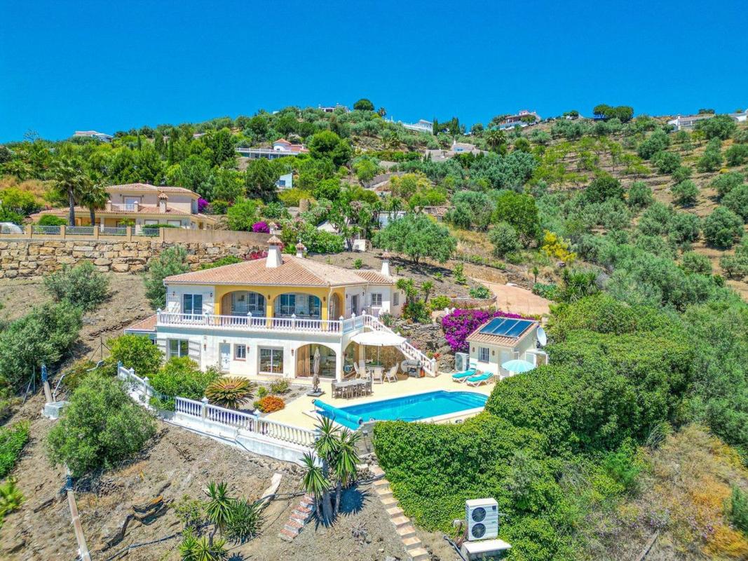 Properties for sale and rent in Spain photo 2