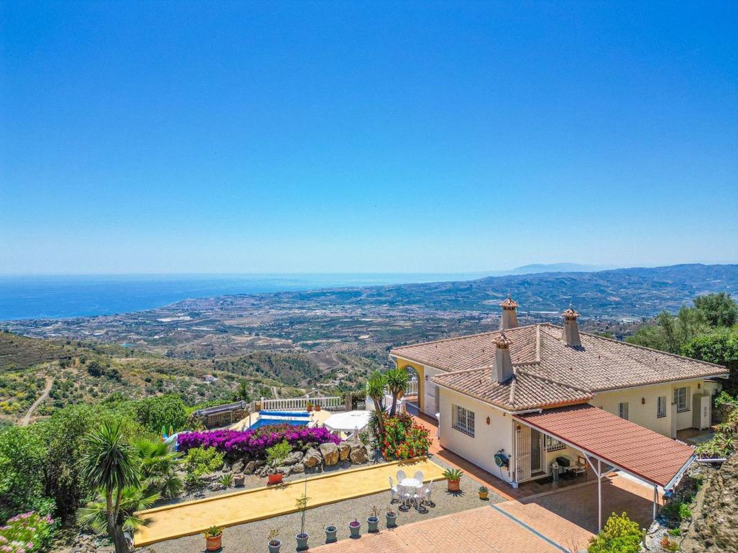 Properties for sale and rent in Spain photo 3