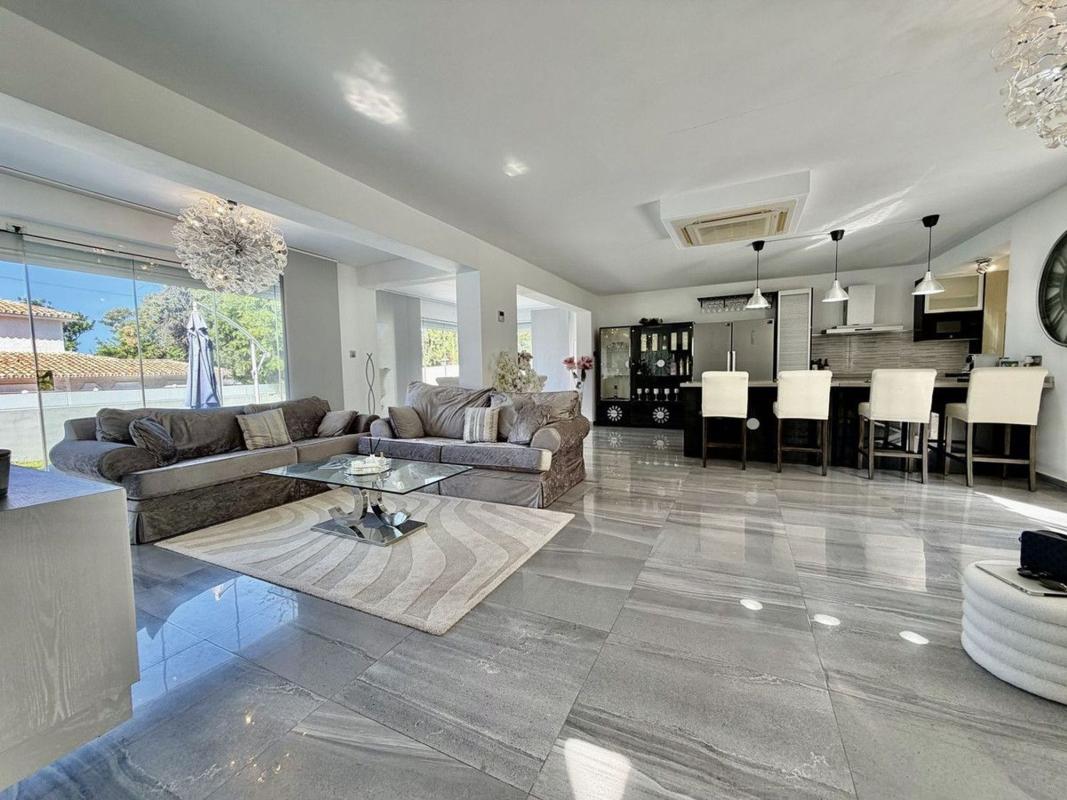 Properties for sale and rent in Spain photo 2