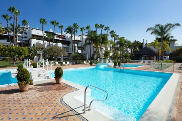 Venta de piso en Piso en Conjunto Jardín Andaluz, 20, Puente Romano, Marbella, Marbella
photo 1