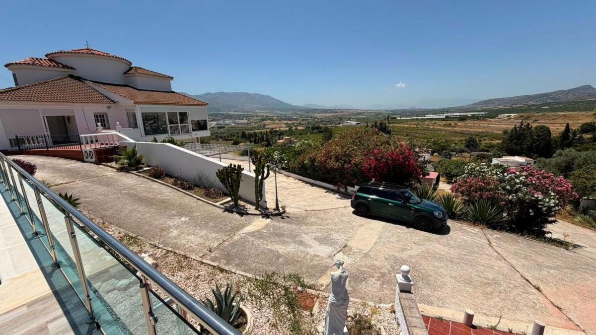 Properties for sale and rent in Spain photo 2