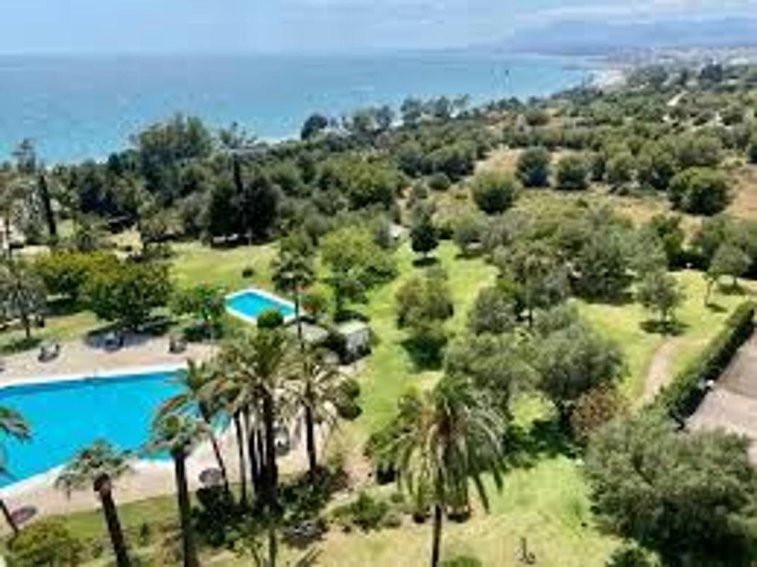 Venta de piso en Piso en Rio Real, Marbella, Marbella
photo 1