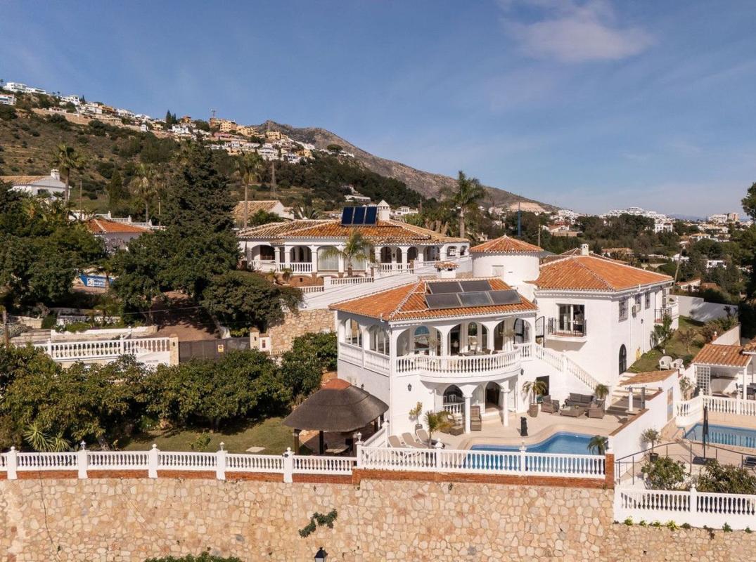 Properties for sale and rent in Spain photo 2
