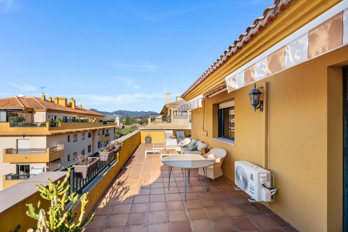 Venta de ático en Ático en Avenida Santiago de Compostela, Linda Vista-Nueva Alcántara-Cortijo Blanco, Marbella, Marbella photo 2