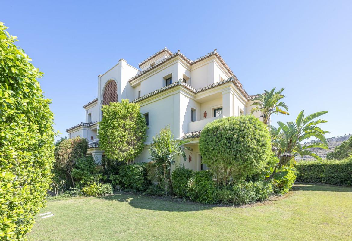 Sale of apartment in Piso en Los Arqueros-Puerto del Almendro, Benahavís, Benahavís
photo 2