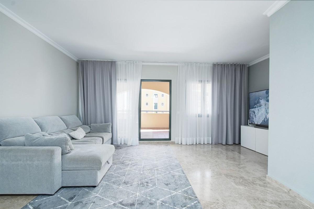 Venta de piso en Piso en Avenida de Barcelona, 2 -8, Linda Vista-Nueva Alcántara-Cortijo Blanco, Marbella, Marbella
photo 1