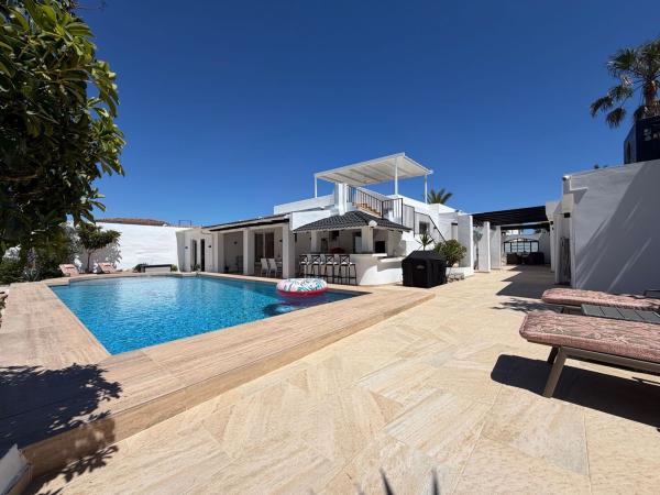 Independent chalet for sale in Casa o chalet en Los Nadales - Tio Charles, Benalmádena, Benalmádena
 photo 2
