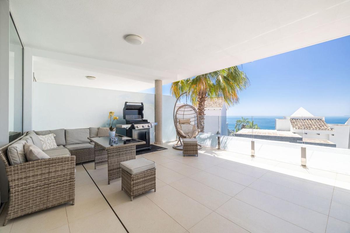 Продажа квартиры на Piso en Calle Rododendro, El Higuerón - Capellanía, Benalmádena, Бенальмадена
photo 2