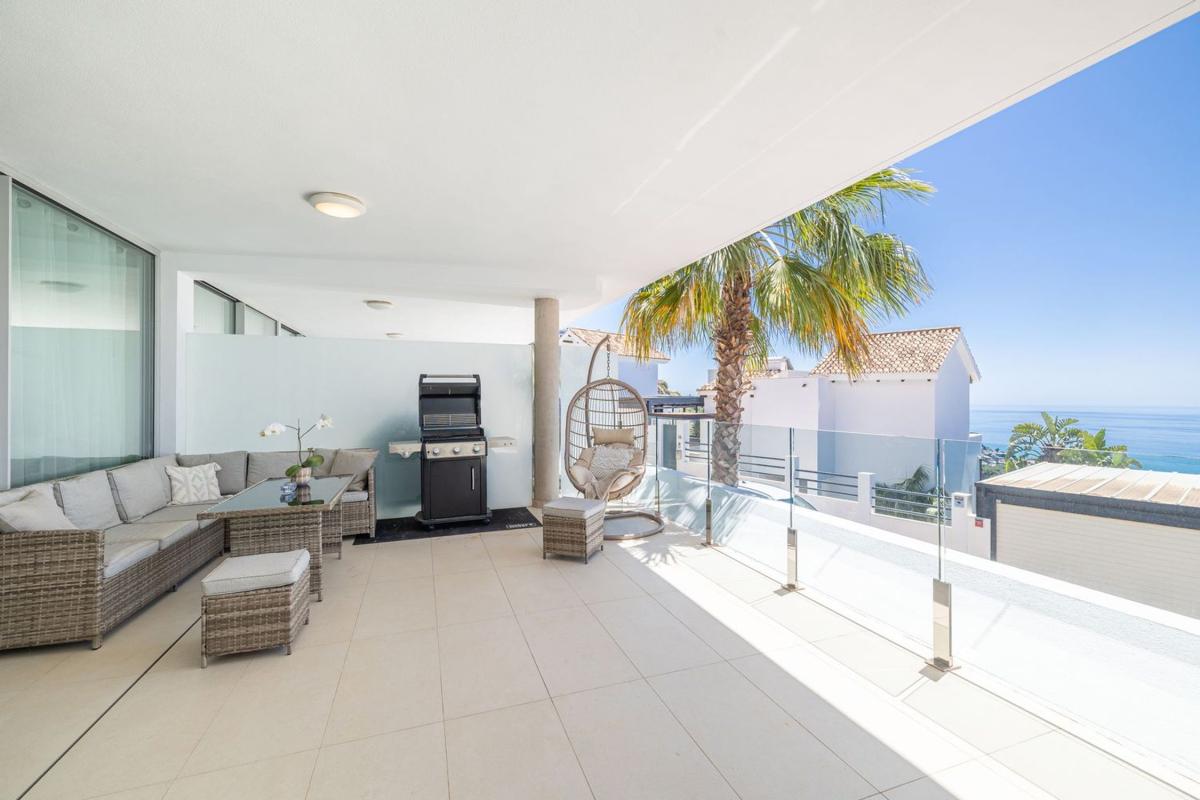 Продажа квартиры на Piso en Calle Rododendro, El Higuerón - Capellanía, Benalmádena, Бенальмадена
photo 3