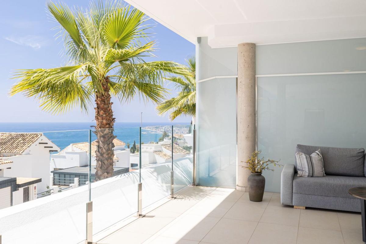 Продажа квартиры на Piso en Calle Rododendro, El Higuerón - Capellanía, Benalmádena, Бенальмадена
photo 4