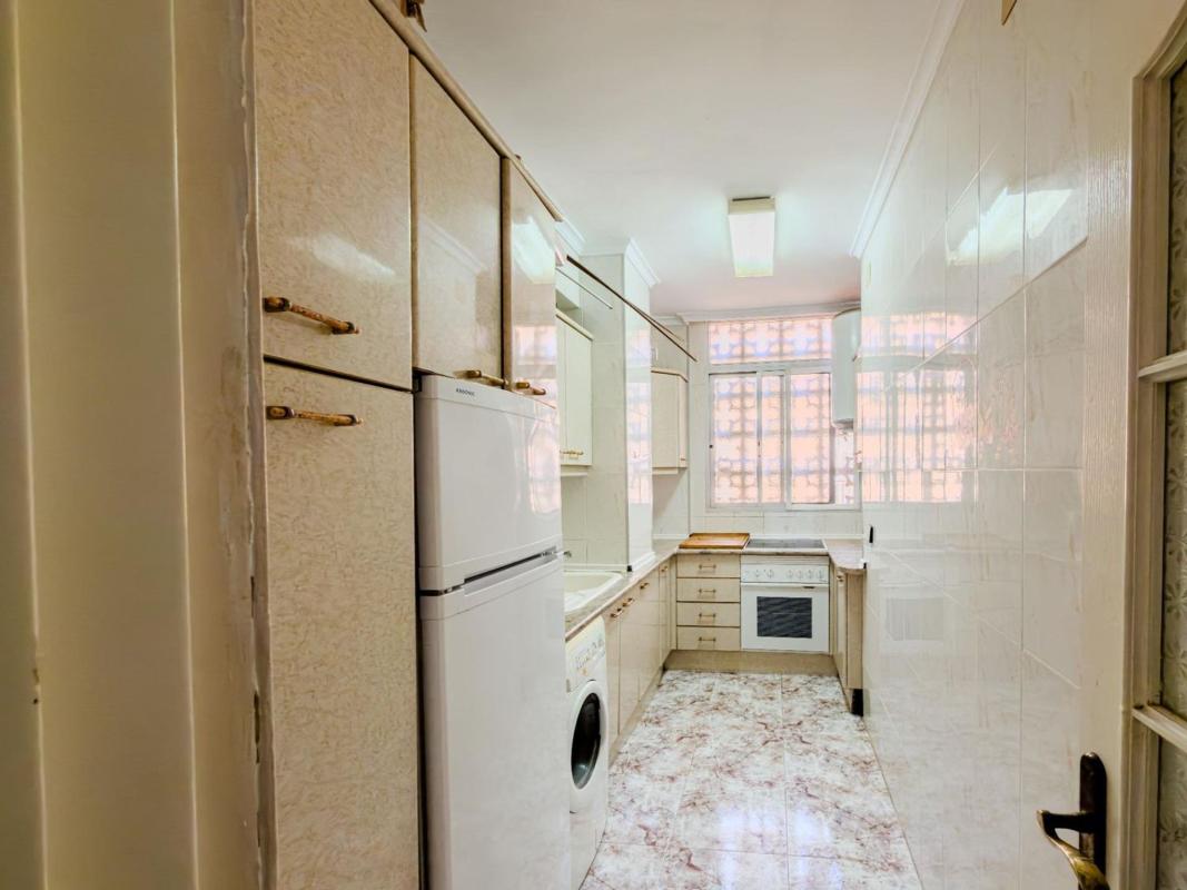 Sale of apartment in Piso en Avenida de la Estación, Zona Puerto Deportivo, Fuengirola, Fuengirola
 photo 3