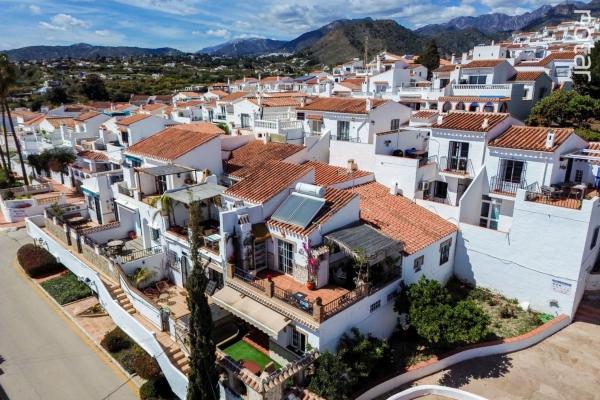 Chalet adosado en Calle Bouganvilla, Almijara, Nerja photo 1