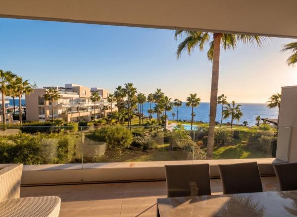 Аттик на продажу в Ático en Urbanizacion la Galera Beach, Buenas Noches, Estepona, Эстепона photo 1