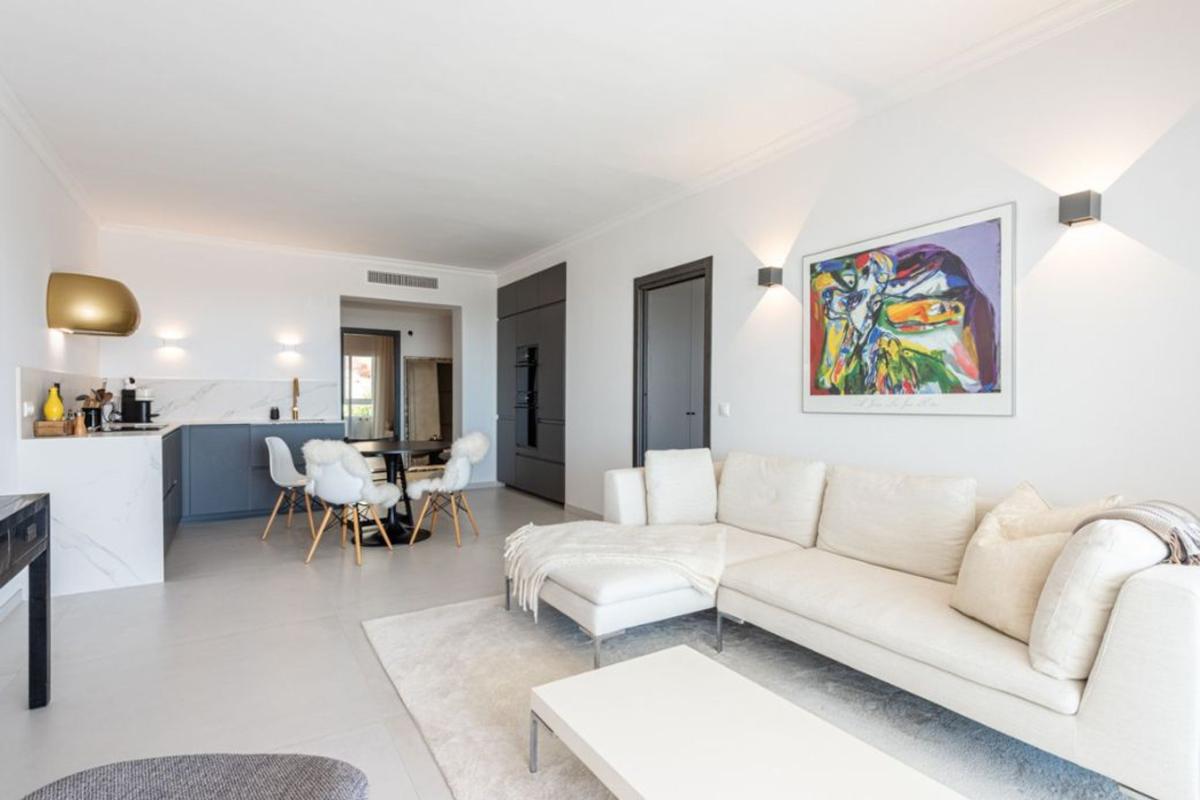 Sale of apartment in Piso en Avenida Tomás Pascual, 193, La Quinta, Benahavís, Benahavís
photo 1