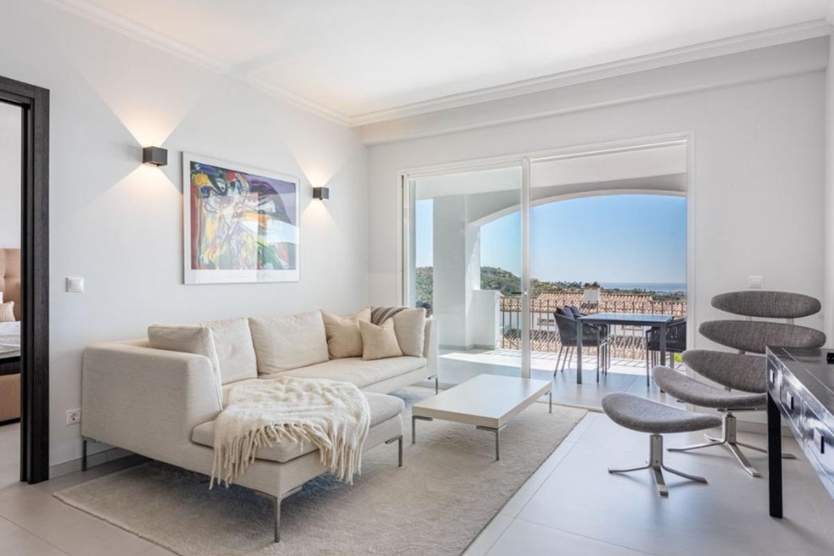 Sale of apartment in Piso en Avenida Tomás Pascual, 193, La Quinta, Benahavís, Benahavís
photo 2