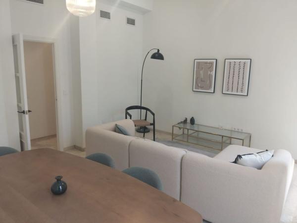 Sale of flat in Piso en Centro Histórico, Málaga, Málaga
thumbnail 2