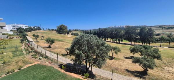 Продажа квартиры на Piso en Terreno Sup, Estepona Golf, Estepona, Эстепона
photo 1
