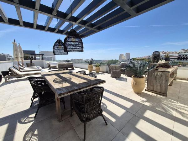 Дуплекс на продажу в Dúplex en Calle Hungría, Huerta Nueva, Estepona, Эстепона photo 1