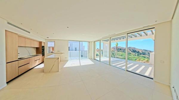 Venta de piso en Piso en Calle Victoria Kent s/n, La Mairena, Ojén, Ojén
photo 1